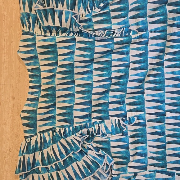 Hatley Geometric Print Tiered Ruffle Sleeve Vneck Tank Blouse - Picture 9 of 12